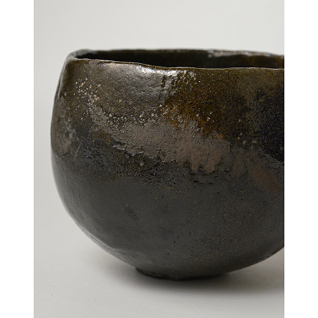 「18.　山田山庵　黒　「岩水」 / YAMADA Sanan　Tea bowl, Raku, “Iwa mizu”」の写真　その8