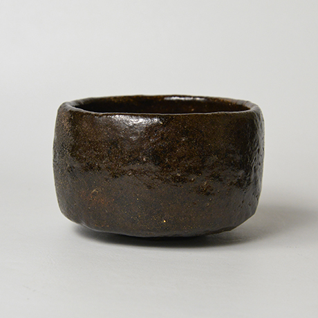 「9.　小森松菴　黒茶碗 金釉 / KOMORI Shoan　Black tea bowl, Gold glazed」の写真　その3