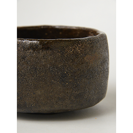 「9.　小森松菴　黒茶碗 金釉 / KOMORI Shoan　Black tea bowl, Gold glazed」の写真　その8