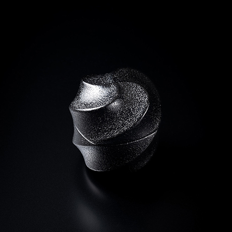 「No.18　黒沃地四稜茶器 / Tea caddy, black lacqured, four ridges design」の写真　その2