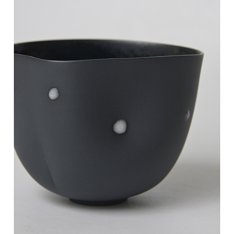 「No.2　黒磁碗　白釉 / Tea bowl, Black with white trail」の写真　その8