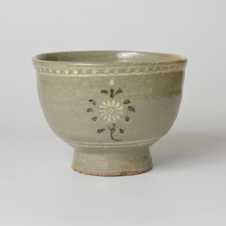 「No.1　粉青菊花文茶碗 / Tea bowl, Buncheong style, Chrysanthemum motif」の写真　その4