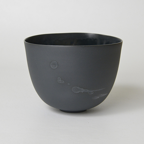 「No.2　黒磁碗　白釉 / Tea bowl, Black with white trail」の写真　その3