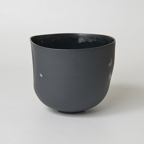 「No.2　黒磁碗　白釉 / Tea bowl, Black with white trail」の写真　その2