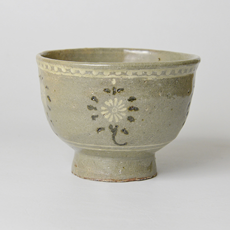 「No.1　粉青菊花文茶碗 / Tea bowl, Buncheong style, Chrysanthemum motif」の写真　その2